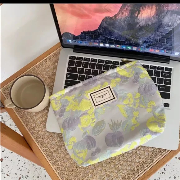 🌻Black and cream Leopard print clutch - Picture 3 of 5